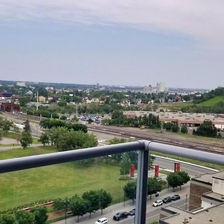 Furnished 1 Bedroom In East Village By Signature Suites Ltd YYC Esterno foto