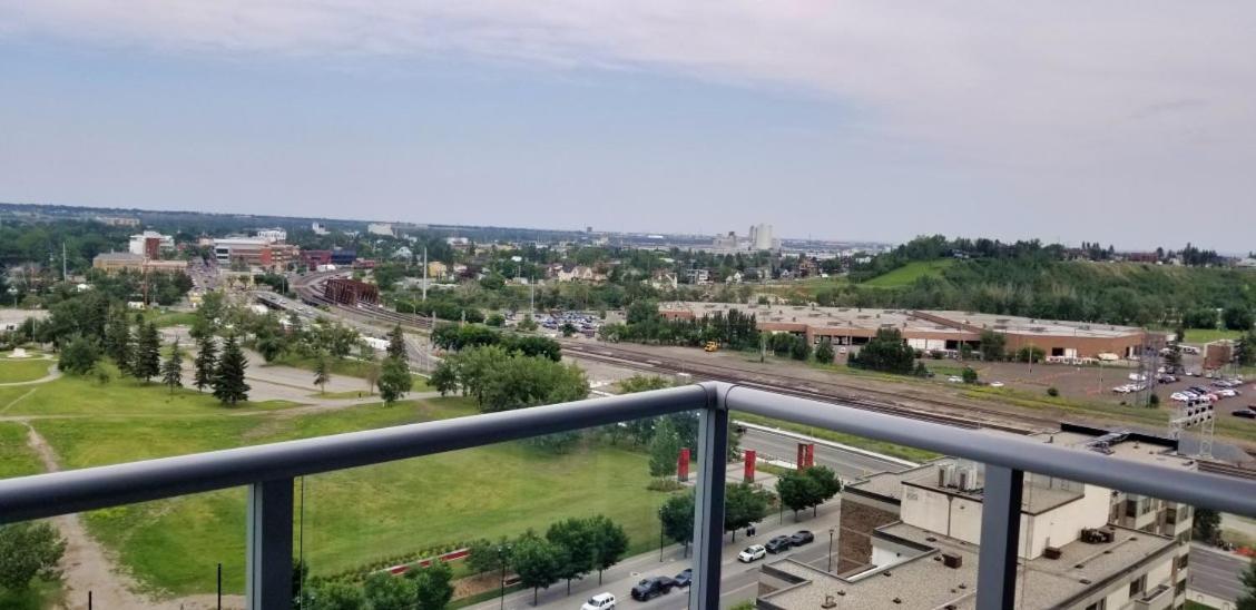 Furnished 1 Bedroom In East Village By Signature Suites Ltd YYC Esterno foto